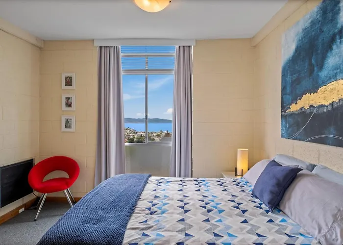 The Charming Soho - Modern Pad With Scenic Views